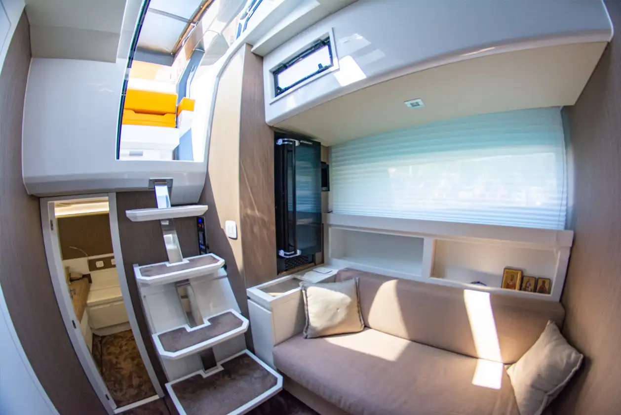 Valia Yacht, Italian Fiart 43, 99knots 3