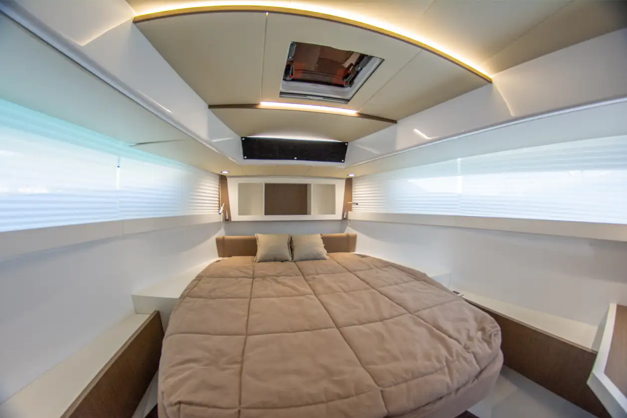 Lefkon Yacht, Italian Fiart 43, 99knots 3