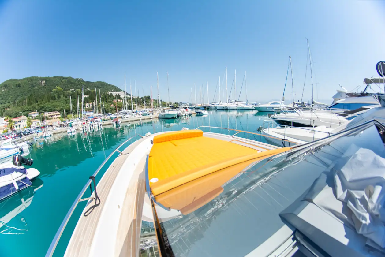 Lefkon Yacht, Italian Fiart 43, 99knots 5