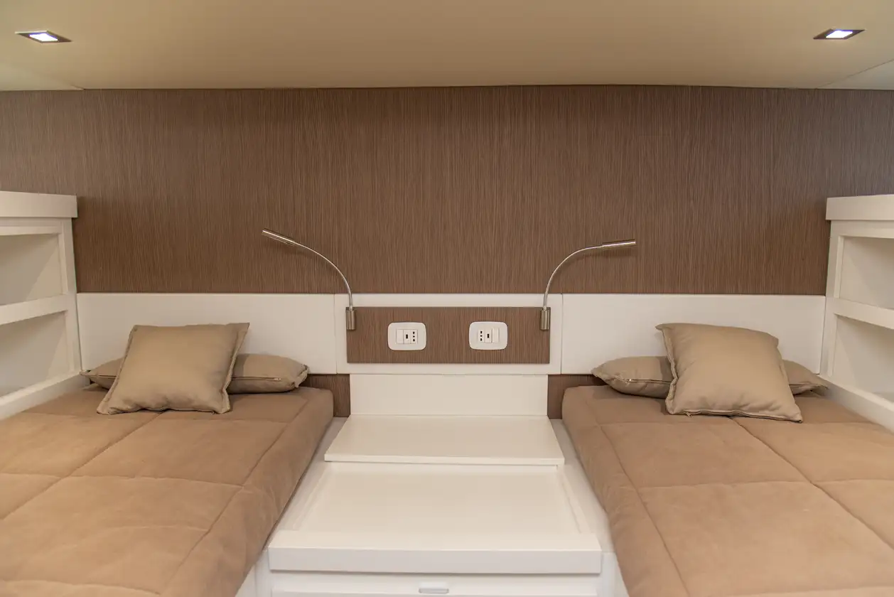 Spirit Yacht, Italian Fiart 43, 99knots 2