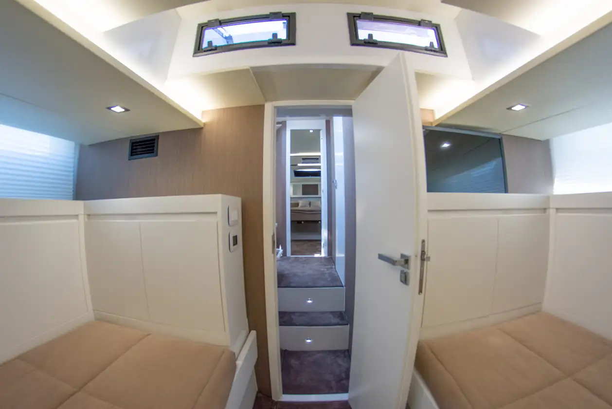 Spirit Yacht, Italian Fiart 43, 99knots 3