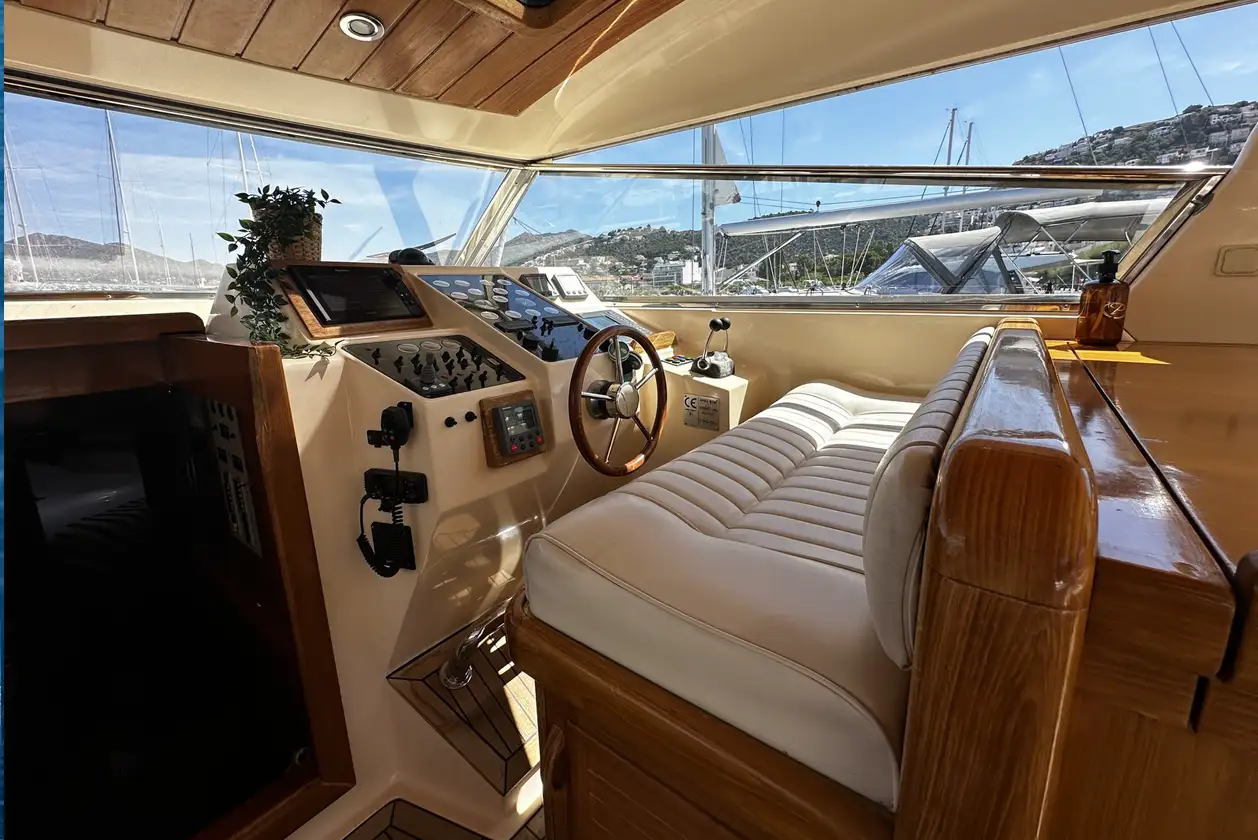 Valkyra Yacht, Apre Amare, 99knots 2
